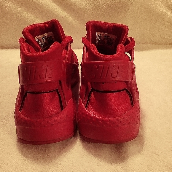Custom red Nike Huarache run 2 Youth size 6.5 - Picture 3 of 3